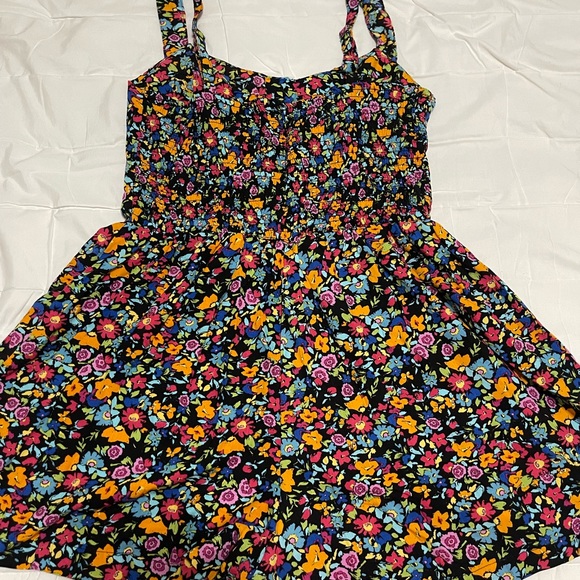 Romper - Picture 2 of 3